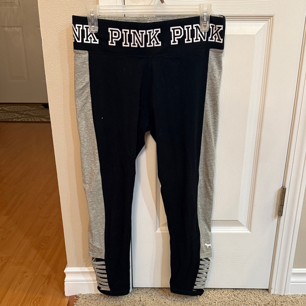 Vintage Y2K PINK Victoria's Secret Cropped Leggings in Black and Gray